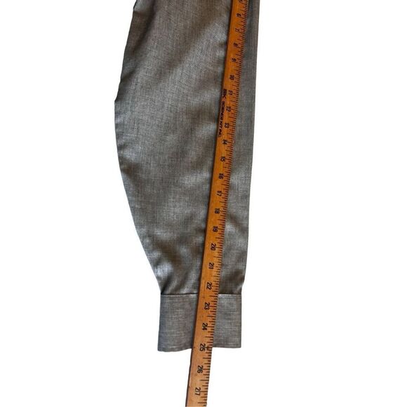 Georgreey Beene wrinkle for a long sleeve button up - Picture 9 of 15